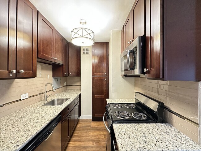 Building Photo - 4180 N Marine Dr