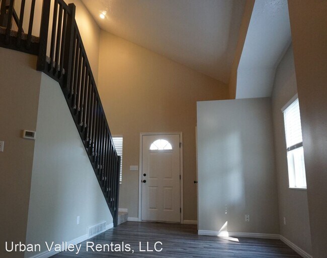 Foto del edificio - 3 br, 2.5 bath House - 926 E Old Williams Ct.