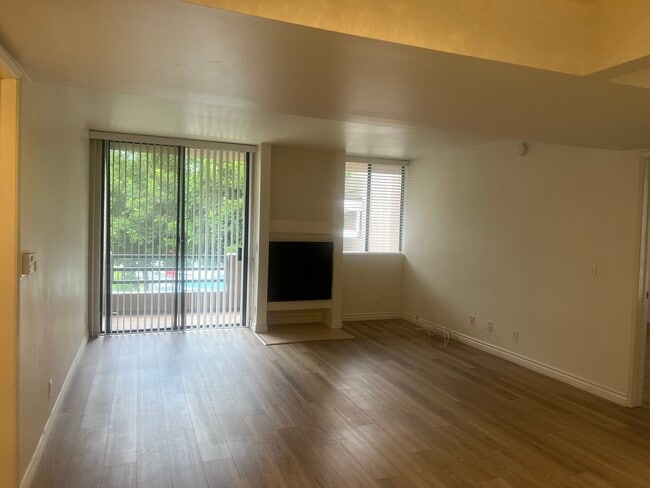 Building Photo - 7826 Topanga Canyon Blvd