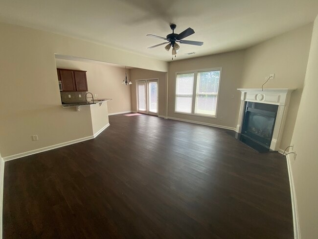 Building Photo - 5010 Breezewood Cir