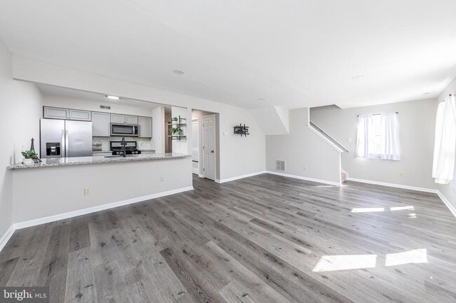 Building Photo - 518 N Repauno Ave