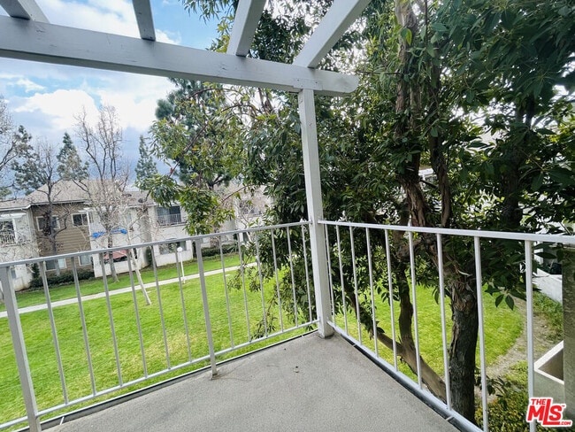 Building Photo - 2410 N Towne Ave