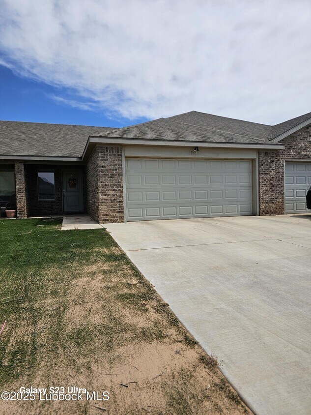 Foto principal - 5610 Lehigh St