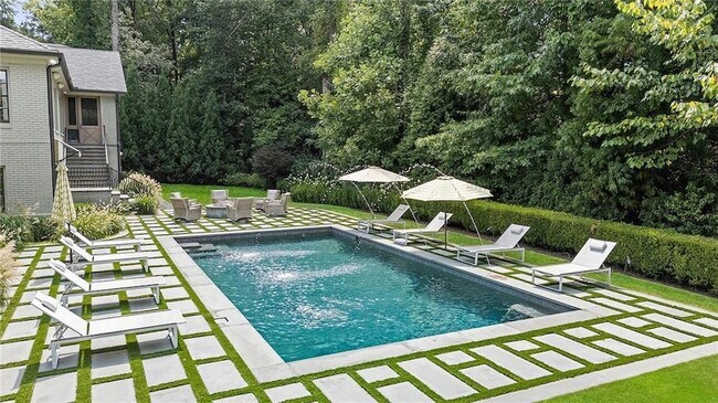 Foto del edificio - 3612 Castlegate Dr NW