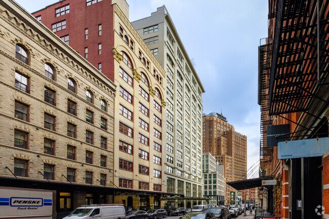 Foto del edificio - 25 N Moore St