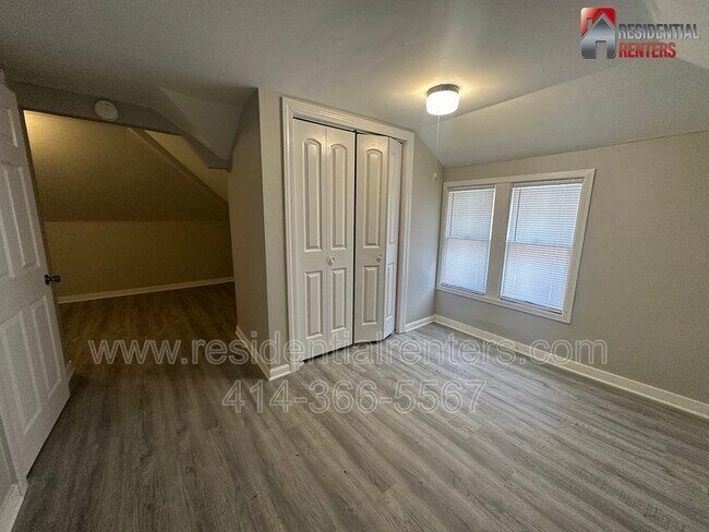 Foto del edificio - 223 W Keefe Ave