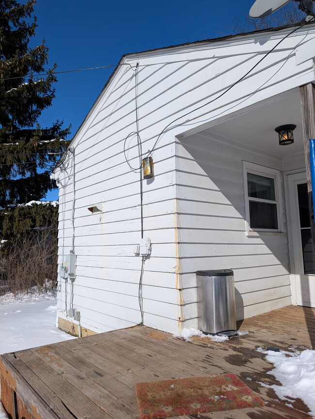 Building Photo - 5243 Conklin Dr