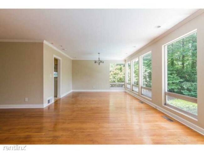 Building Photo - 6 br, 5 bath House - 637 Old Ivy Road NE