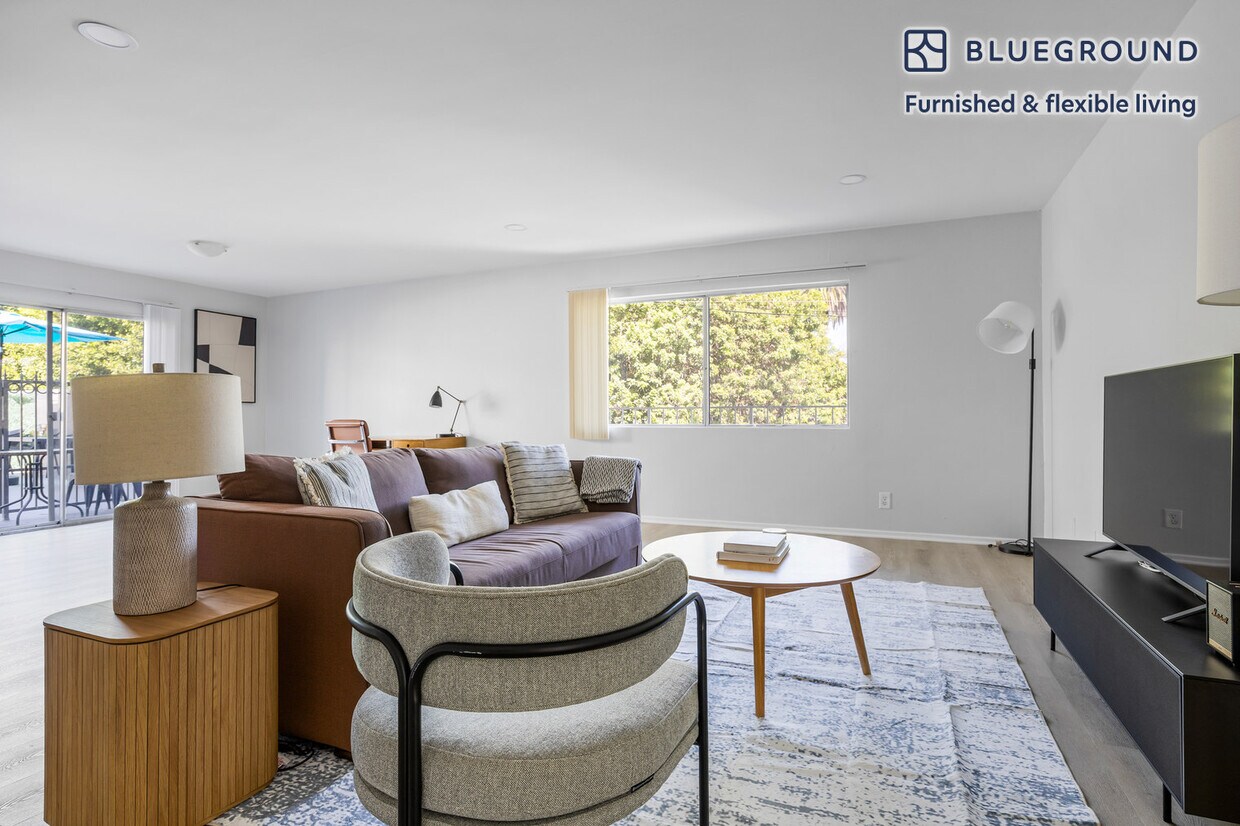 Foto principal - 616 N Sweetzer Ave