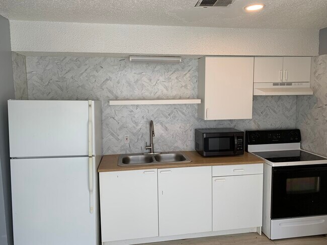Foto del edificio - 3311 Chesapeake Cir