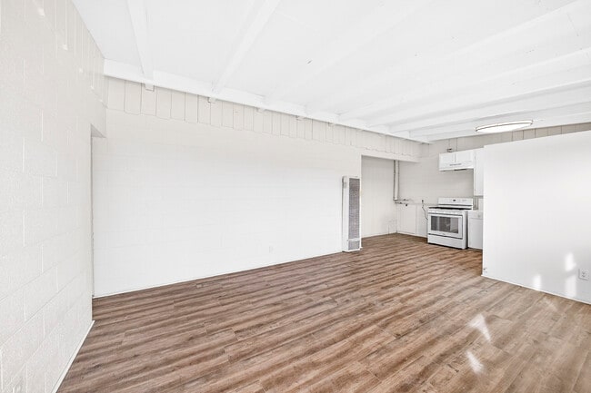 Building Photo - 11393 Lee Ave