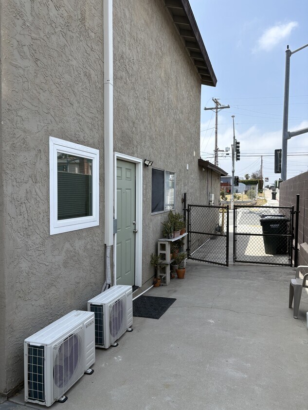 Foto principal - 2415 E 20th St