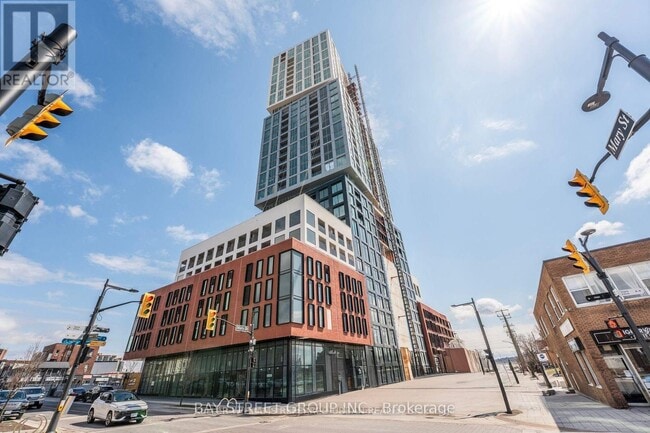 Building Photo - 39 Mary St