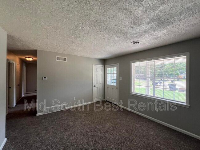Building Photo - 3066 Lenta Cove
