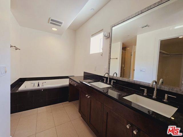 Foto del edificio - 311 S Gramercy Pl