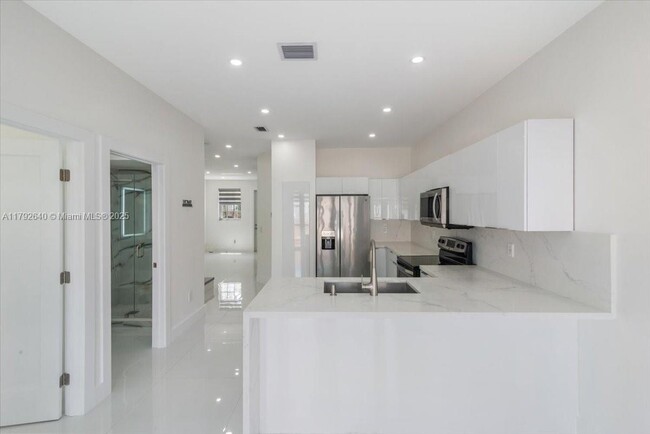 Foto del edificio - 685 NE 21st Ave