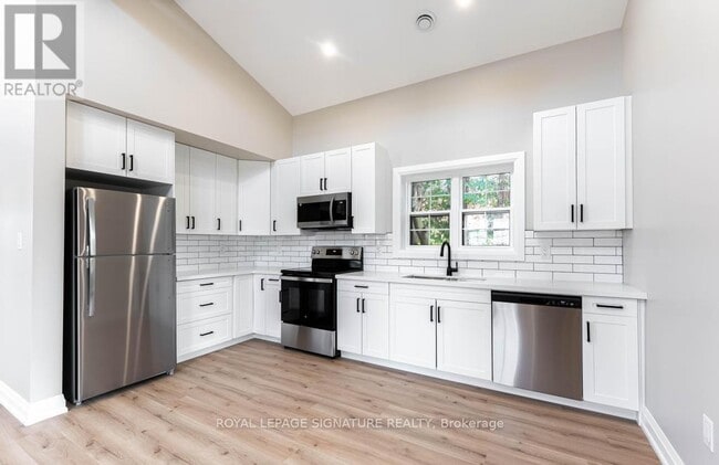 Building Photo - 309 Cranbrook Dr
