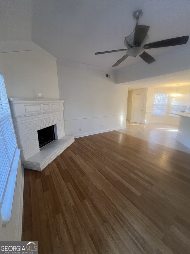 Foto del edificio - 530 Oxford Ridge