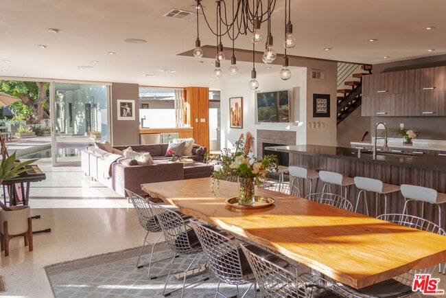 Foto del edificio - 7650 Curson Terrace