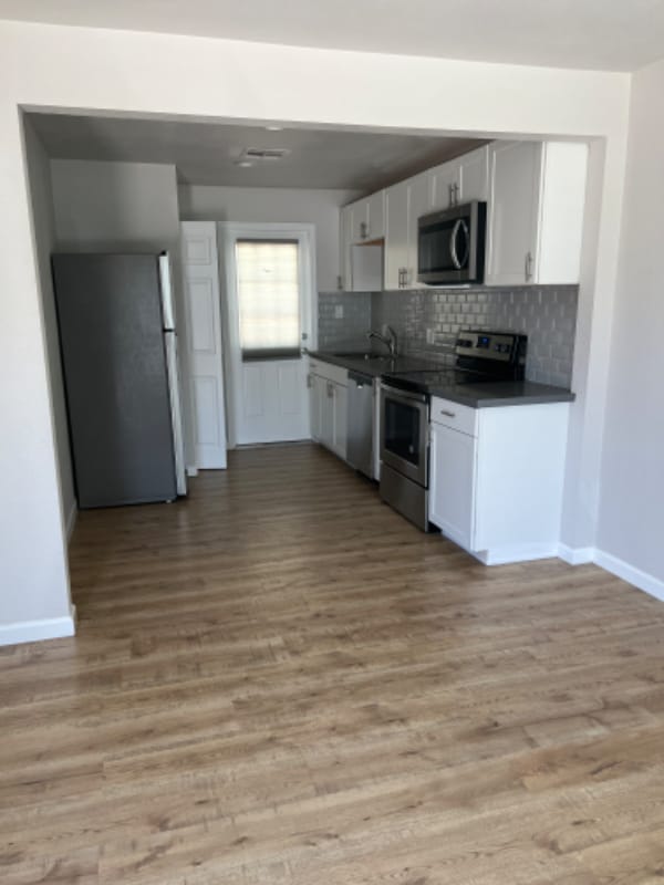 Building Photo - 340 W Highland Ave