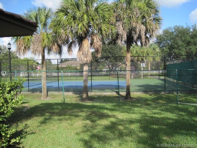 Building Photo - 2083 Coral Ridge Dr