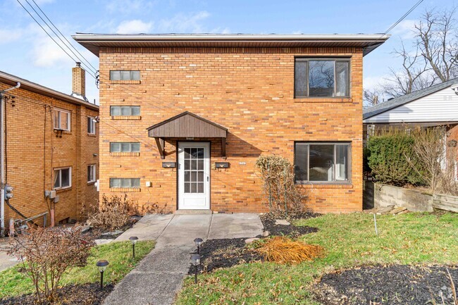 Building Photo - 6569 Rosemoor St