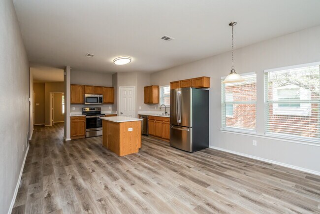 Building Photo - 1707 White Mountain Wy