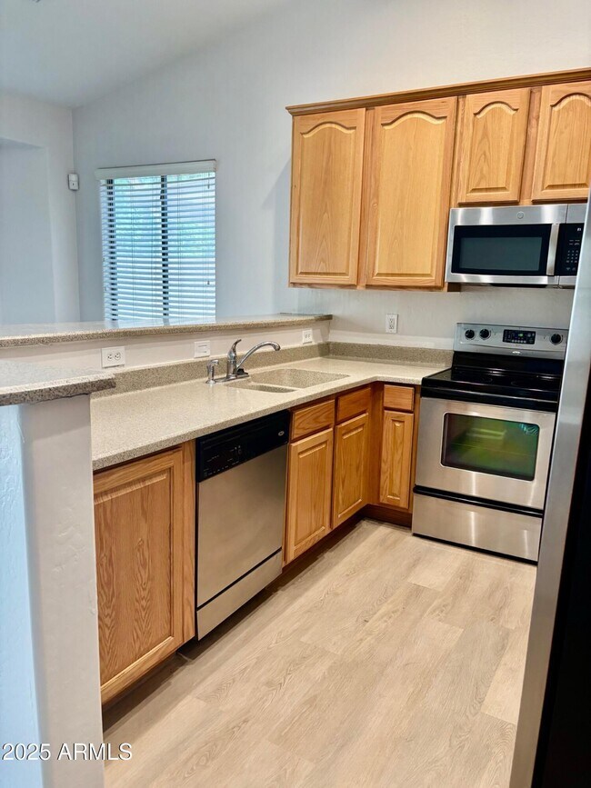 Foto del edificio - 15853 N 74th Ave