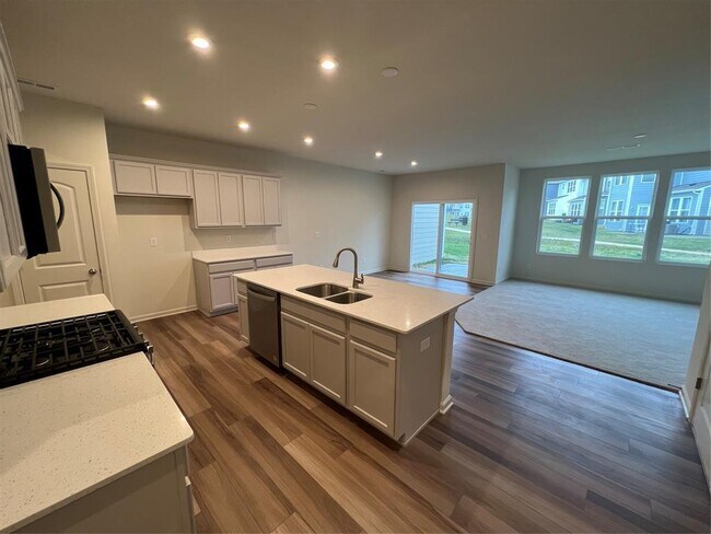 Building Photo - 14250 Tenbury Way