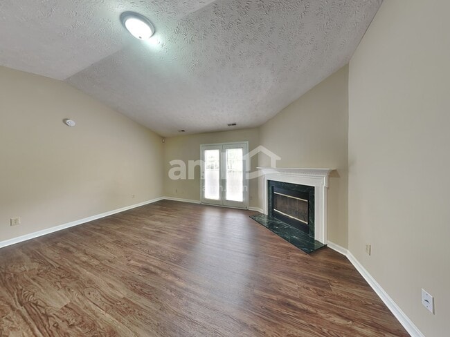 Foto del edificio - 10684 Summerwood Ln