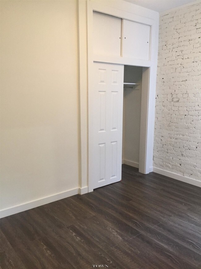 Building Photo - 128 E 83rd St