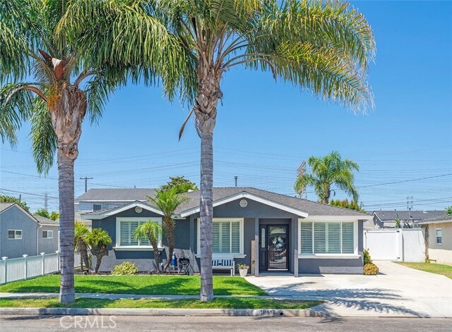 Foto del edificio - 18417 Glenburn Ave