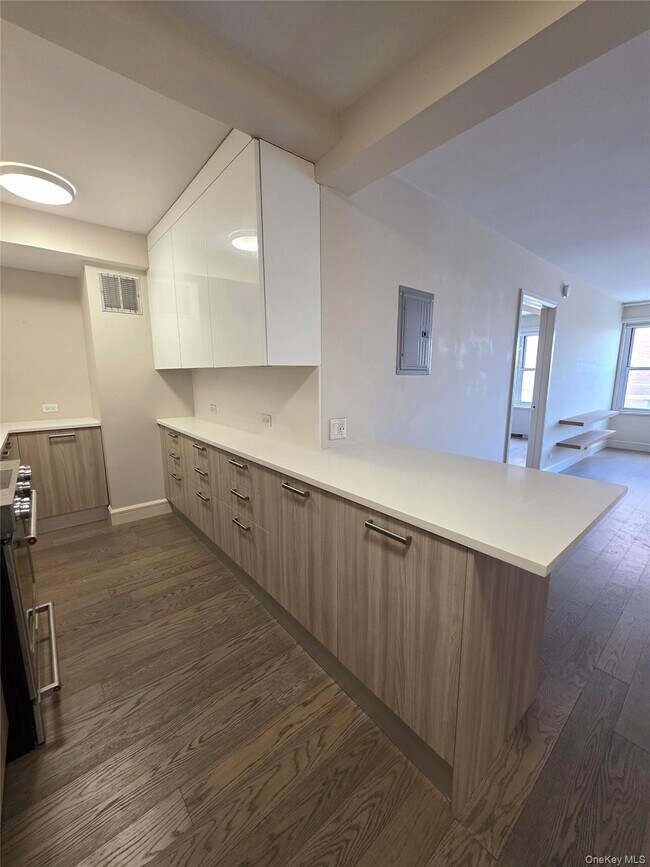 Foto del edificio - 107-40 Queens Blvd