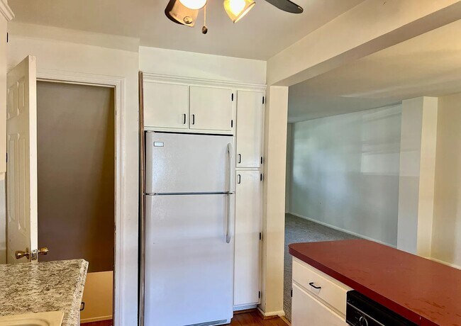 Foto del edificio - 2130 Southorn Rd