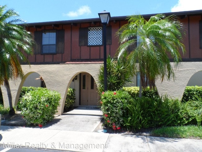 Building Photo - 548 Plaza Seville Ct