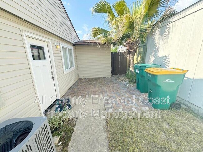 Building Photo - 163 Bent Arrow Dr