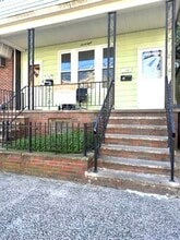 Building Photo - 98 Andrew St