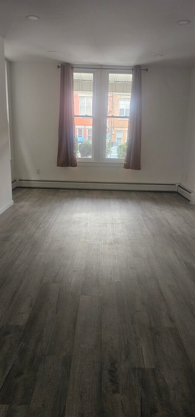 Foto del edificio - 202 Clerk St