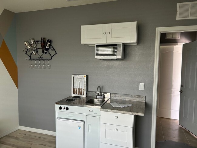 Foto del edificio - 845 Ambleside Dr