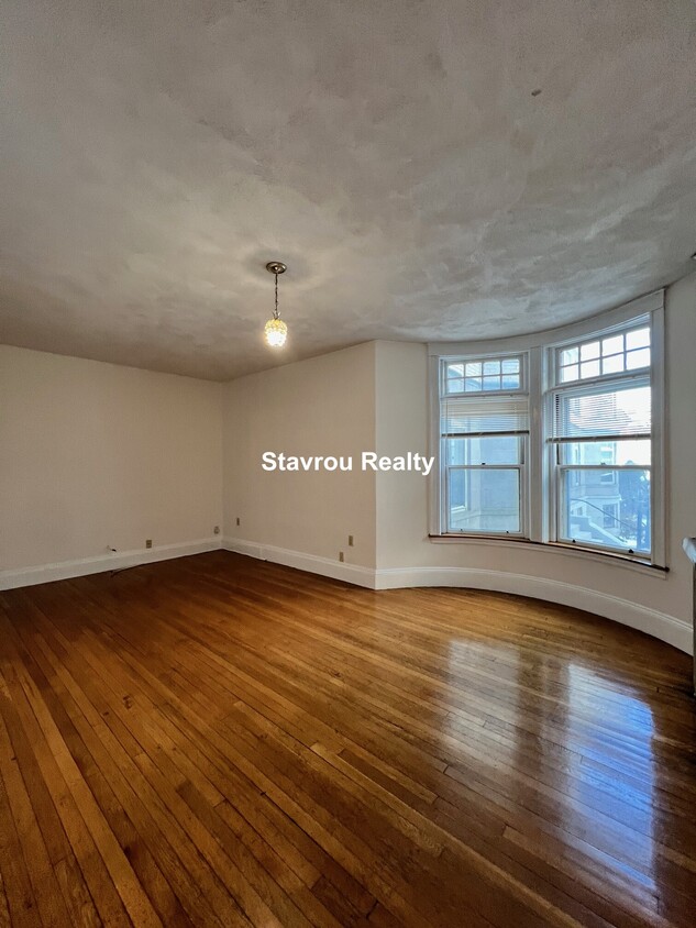 Foto principal - 1677 Beacon St