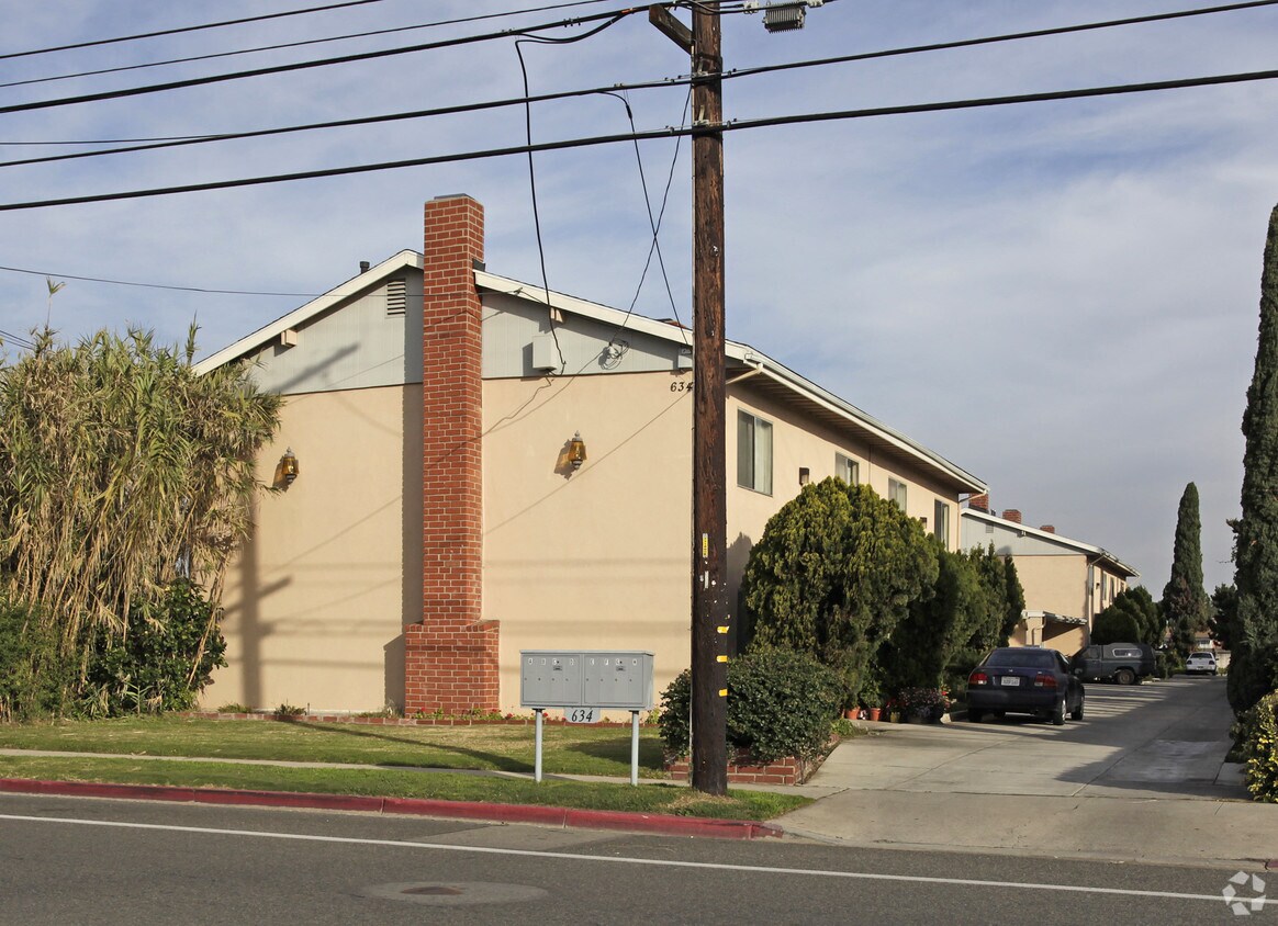 Primary Photo - 634 Hamilton St