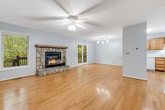 Building Photo - 103 Parkway Vista Dr