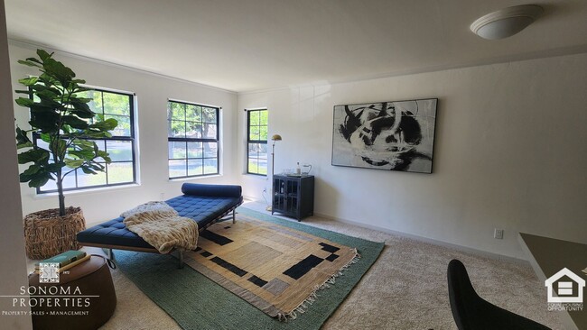 Building Photo - 3 Bedroom/2.5 Bathroom Home in Sonoma Greens!