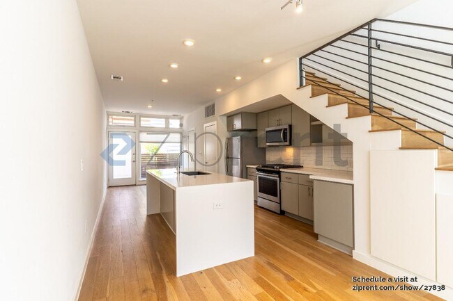 Building Photo - 2002 E 7th St