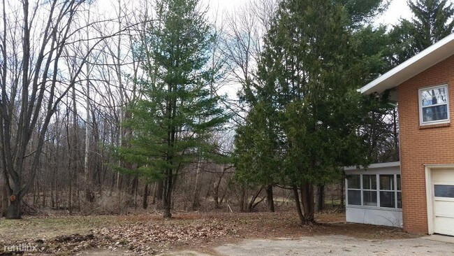 Building Photo - 4 br, 3 bath House - 1763 Derbyshire St SE