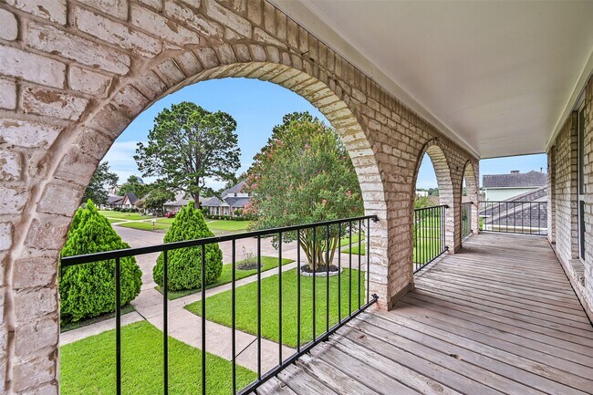 Foto del edificio - 9322 Petersham Dr