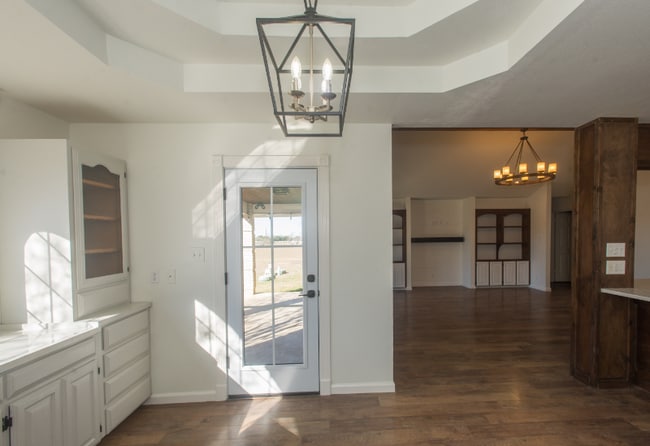 Building Photo - 430 CR 683