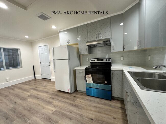 Building Photo - 4716 Pal Mal Ave