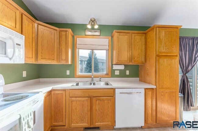 Building Photo - 7460 W Legacy Ct