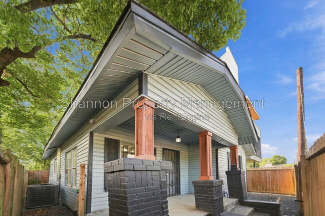 Building Photo - 2903 Burkett St.